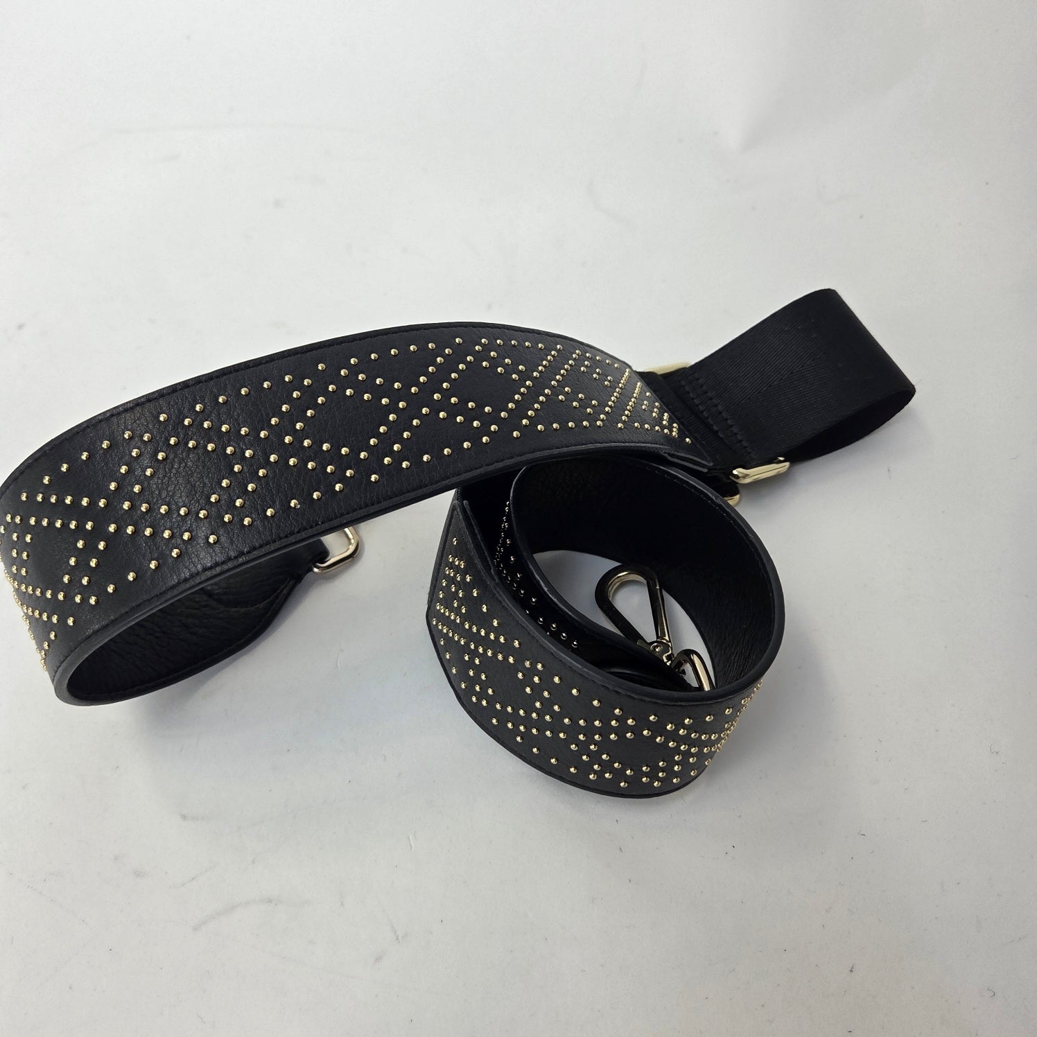 LOT28 STEVIE STRAP PIN STUD