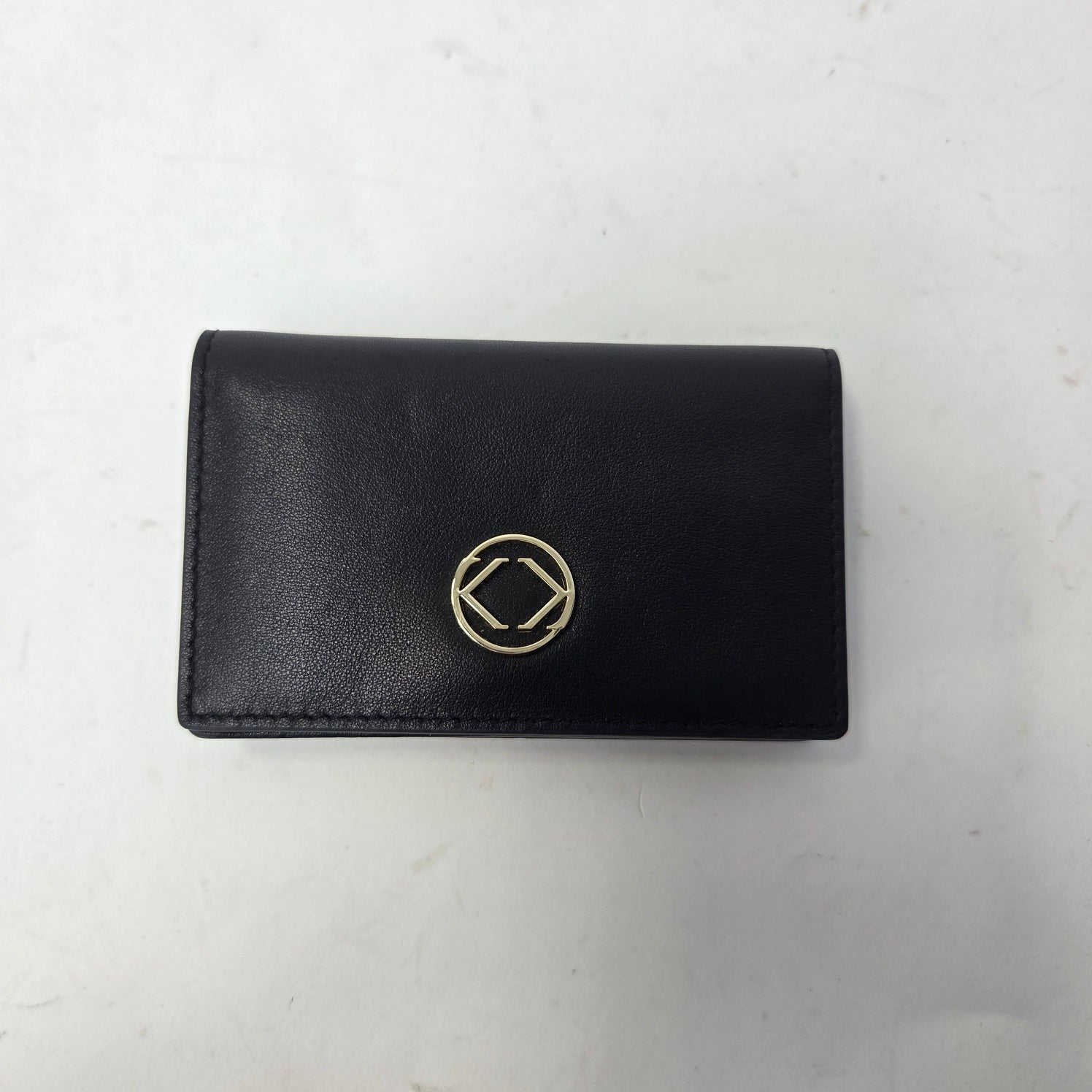 LOT19 OPRAH BLACK SMOOTH